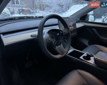 Серый Тесла Model Y, объемом двигателя 0 л и пробегом 26 тыс. км за 18900 $, фото 9 на Automoto.ua