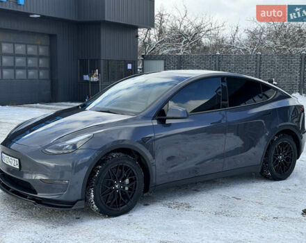 Серый Тесла Model Y, объемом двигателя 0 л и пробегом 26 тыс. км за 33500 $, фото 4 на Automoto.ua