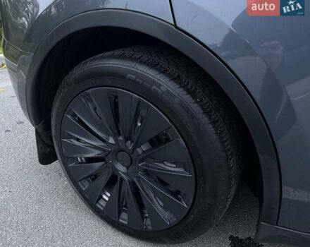 Серый Тесла Model Y, объемом двигателя 0 л и пробегом 32 тыс. км за 24900 $, фото 12 на Automoto.ua