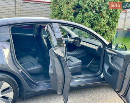 Сірий Тесла Model Y, об'ємом двигуна 0 л та пробігом 21 тис. км за 26300 $, фото 12 на Automoto.ua