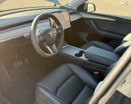 Серый Тесла Model Y, объемом двигателя 0 л и пробегом 46 тыс. км за 28300 $, фото 23 на Automoto.ua