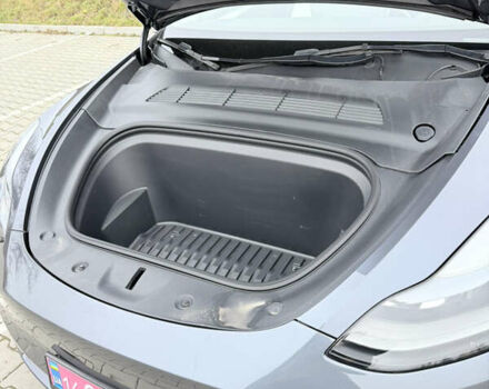 Серый Тесла Model Y, объемом двигателя 0 л и пробегом 64 тыс. км за 27300 $, фото 10 на Automoto.ua