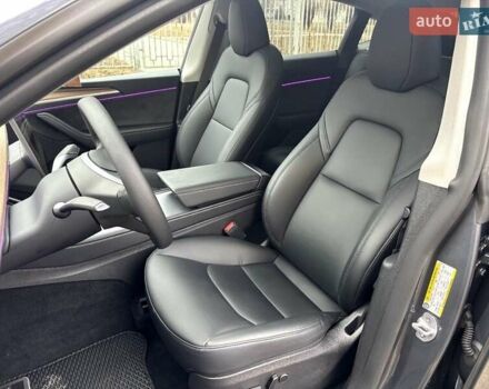 Серый Тесла Model Y, объемом двигателя 0 л и пробегом 35 тыс. км за 35000 $, фото 8 на Automoto.ua