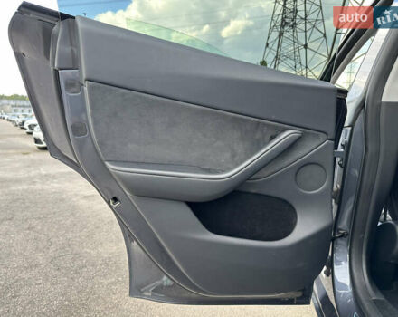 Серый Тесла Model Y, объемом двигателя 0 л и пробегом 46 тыс. км за 29900 $, фото 16 на Automoto.ua