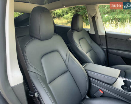 Серый Тесла Model Y, объемом двигателя 0 л и пробегом 47 тыс. км за 28028 $, фото 28 на Automoto.ua