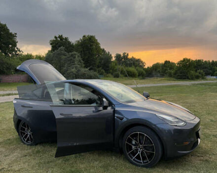 Серый Тесла Model Y, объемом двигателя 0 л и пробегом 25 тыс. км за 42999 $, фото 9 на Automoto.ua