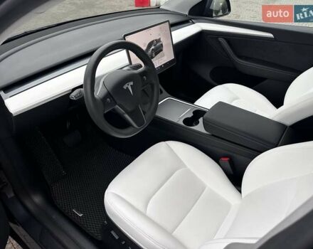 Серый Тесла Model Y, объемом двигателя 0 л и пробегом 24 тыс. км за 28399 $, фото 16 на Automoto.ua