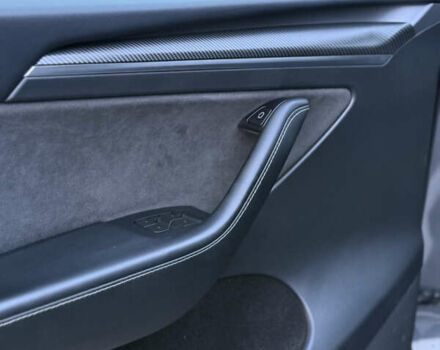 Серый Тесла Model Y, объемом двигателя 0 л и пробегом 44 тыс. км за 25000 $, фото 23 на Automoto.ua