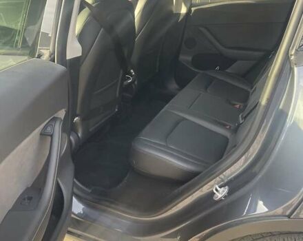 Серый Тесла Model Y, объемом двигателя 0 л и пробегом 42 тыс. км за 25990 $, фото 5 на Automoto.ua