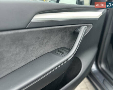 Сірий Тесла Model Y, об'ємом двигуна 0 л та пробігом 26 тис. км за 25999 $, фото 76 на Automoto.ua