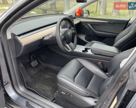 Серый Тесла Model Y, объемом двигателя 0 л и пробегом 35 тыс. км за 29200 $, фото 16 на Automoto.ua
