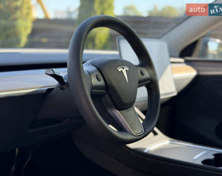 Серый Тесла Model Y, объемом двигателя 0 л и пробегом 46 тыс. км за 27200 $, фото 19 на Automoto.ua