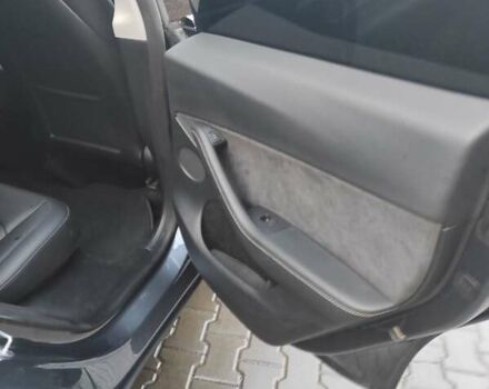 Серый Тесла Model Y, объемом двигателя 0 л и пробегом 25 тыс. км за 27500 $, фото 3 на Automoto.ua