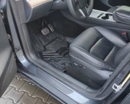 Серый Тесла Model Y, объемом двигателя 0 л и пробегом 25 тыс. км за 27500 $, фото 8 на Automoto.ua