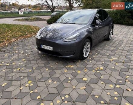 Тесла Model Y 2023 в Ровно на Automoto.ua Серый Тесла Model Y, объемом двигателя 0 л и пробегом 30 тыс. км за 30000 $, фото 2 на Automoto.ua