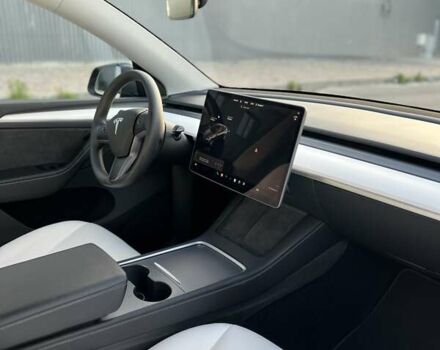 Серый Тесла Model Y, объемом двигателя 0 л и пробегом 22 тыс. км за 28999 $, фото 10 на Automoto.ua