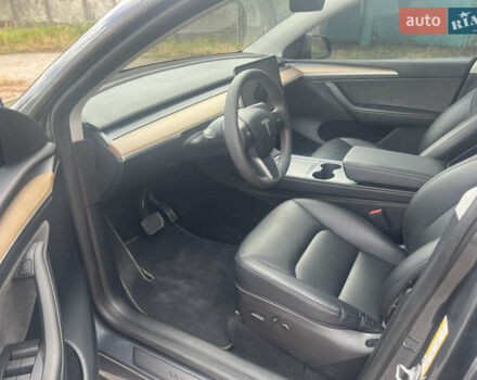 Серый Тесла Model Y, объемом двигателя 0 л и пробегом 40 тыс. км за 29990 $, фото 8 на Automoto.ua