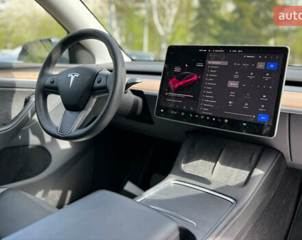 Серый Тесла Model Y, объемом двигателя 0 л и пробегом 16 тыс. км за 28999 $, фото 8 на Automoto.ua