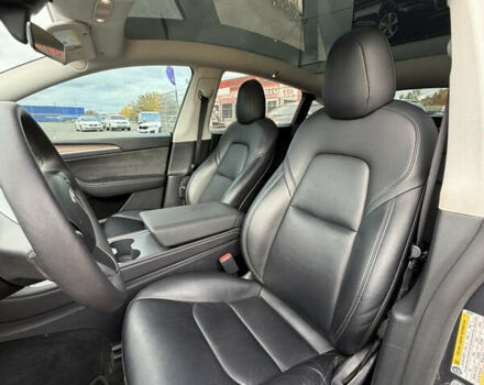 Серый Тесла Model Y, объемом двигателя 0 л и пробегом 71 тыс. км за 28900 $, фото 11 на Automoto.ua