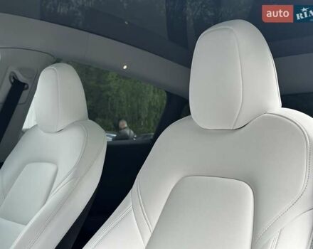 Серый Тесла Model Y, объемом двигателя 0 л и пробегом 32 тыс. км за 31999 $, фото 12 на Automoto.ua