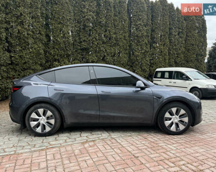 Серый Тесла Model Y, объемом двигателя 0 л и пробегом 10 тыс. км за 41000 $, фото 2 на Automoto.ua