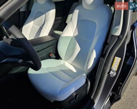 Серый Тесла Model Y, объемом двигателя 0 л и пробегом 29 тыс. км за 27900 $, фото 22 на Automoto.ua