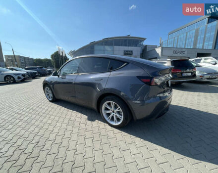 Серый Тесла Model Y, объемом двигателя 0 л и пробегом 60 тыс. км за 28000 $, фото 1 на Automoto.ua