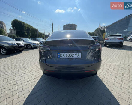 Серый Тесла Model Y, объемом двигателя 0 л и пробегом 60 тыс. км за 28000 $, фото 2 на Automoto.ua