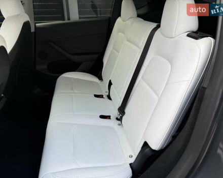 Сірий Тесла Model Y, об'ємом двигуна 0 л та пробігом 28 тис. км за 27900 $, фото 44 на Automoto.ua