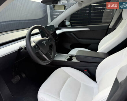 Сірий Тесла Model Y, об'ємом двигуна 0 л та пробігом 28 тис. км за 27900 $, фото 37 на Automoto.ua