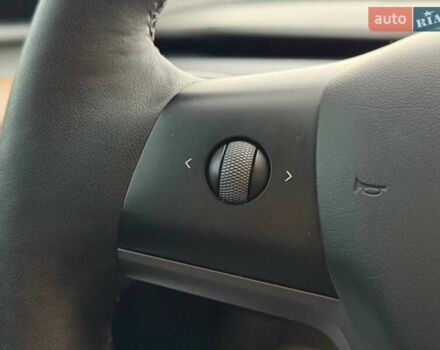 Сірий Тесла Model Y, об'ємом двигуна 0 л та пробігом 70 тис. км за 31500 $, фото 46 на Automoto.ua