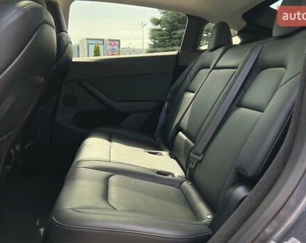 Серый Тесла Model Y, объемом двигателя 0 л и пробегом 16 тыс. км за 28999 $, фото 10 на Automoto.ua