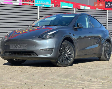 Серый Тесла Model Y, объемом двигателя 0 л и пробегом 93 тыс. км за 27900 $, фото 2 на Automoto.ua