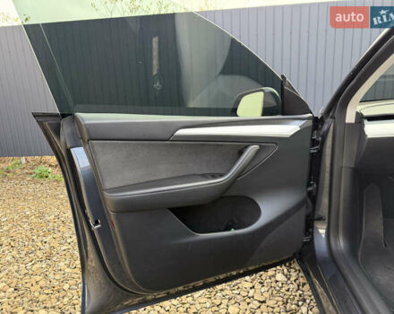 Сірий Тесла Model Y, об'ємом двигуна 0 л та пробігом 28 тис. км за 27900 $, фото 36 на Automoto.ua