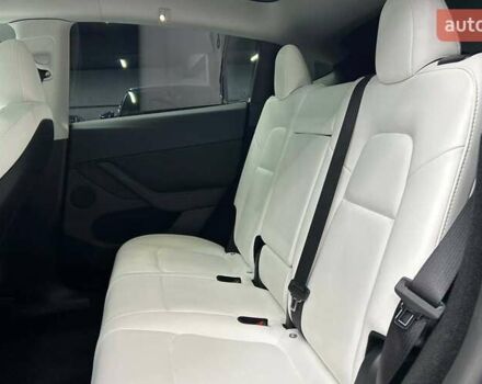 Серый Тесла Model Y, объемом двигателя 0 л и пробегом 27 тыс. км за 31000 $, фото 17 на Automoto.ua