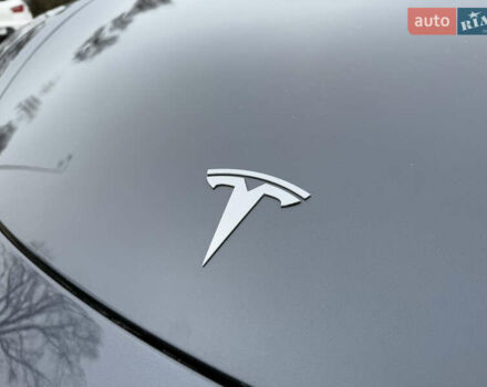 Серый Тесла Model Y, объемом двигателя 0 л и пробегом 27 тыс. км за 29500 $, фото 25 на Automoto.ua