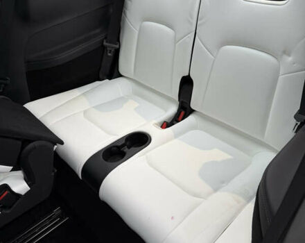 Серый Тесла Model Y, объемом двигателя 0 л и пробегом 64 тыс. км за 27300 $, фото 24 на Automoto.ua