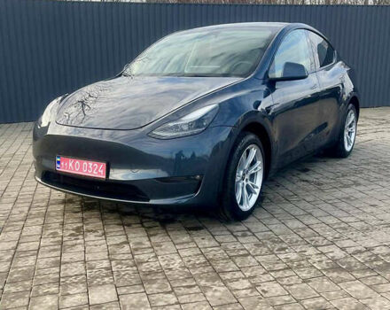 Серый Тесла Model Y, объемом двигателя 0 л и пробегом 20 тыс. км за 25500 $, фото 1 на Automoto.ua