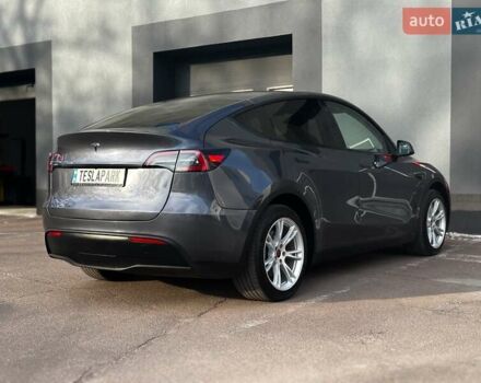 Сірий Тесла Model Y, об'ємом двигуна 0 л та пробігом 27 тис. км за 28999 $, фото 8 на Automoto.ua