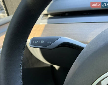 Серый Тесла Model Y, объемом двигателя 0 л и пробегом 46 тыс. км за 27200 $, фото 38 на Automoto.ua