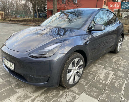 Серый Тесла Model Y, объемом двигателя 0 л и пробегом 8 тыс. км за 27888 $, фото 3 на Automoto.ua