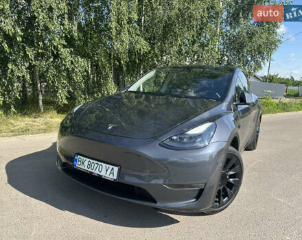 Сірий Тесла Model Y, об'ємом двигуна 0 л та пробігом 32 тис. км за 24700 $, фото 1 на Automoto.ua