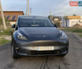 Серый Тесла Model Y, объемом двигателя 0 л и пробегом 13 тыс. км за 32800 $, фото 1 на Automoto.ua