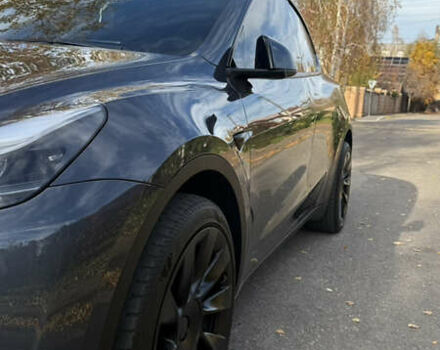 Серый Тесла Model Y, объемом двигателя 0 л и пробегом 25 тыс. км за 30500 $, фото 2 на Automoto.ua