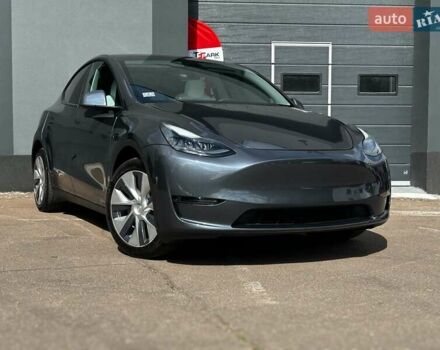 Серый Тесла Model Y, объемом двигателя 0 л и пробегом 32 тыс. км за 31999 $, фото 1 на Automoto.ua