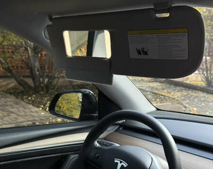 Серый Тесла Model Y, объемом двигателя 0 л и пробегом 25 тыс. км за 30500 $, фото 17 на Automoto.ua