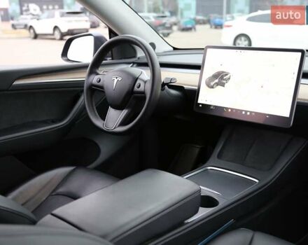 Серый Тесла Model Y, объемом двигателя 0 л и пробегом 50 тыс. км за 33900 $, фото 13 на Automoto.ua
