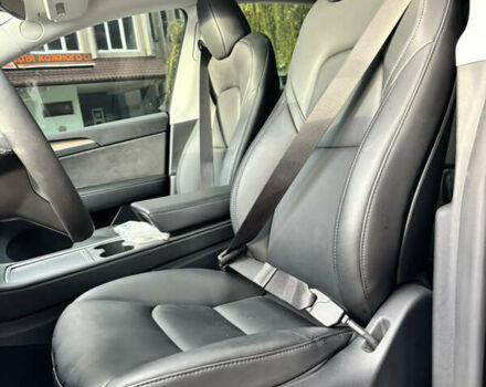 Серый Тесла Model Y, объемом двигателя 0 л и пробегом 30 тыс. км за 23500 $, фото 5 на Automoto.ua