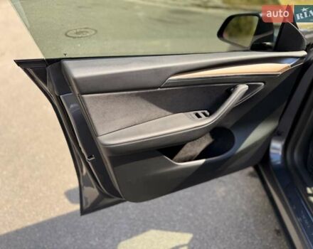Серый Тесла Model Y, объемом двигателя 0 л и пробегом 68 тыс. км за 28500 $, фото 20 на Automoto.ua