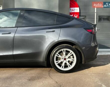 Сірий Тесла Model Y, об'ємом двигуна 0 л та пробігом 27 тис. км за 28999 $, фото 5 на Automoto.ua